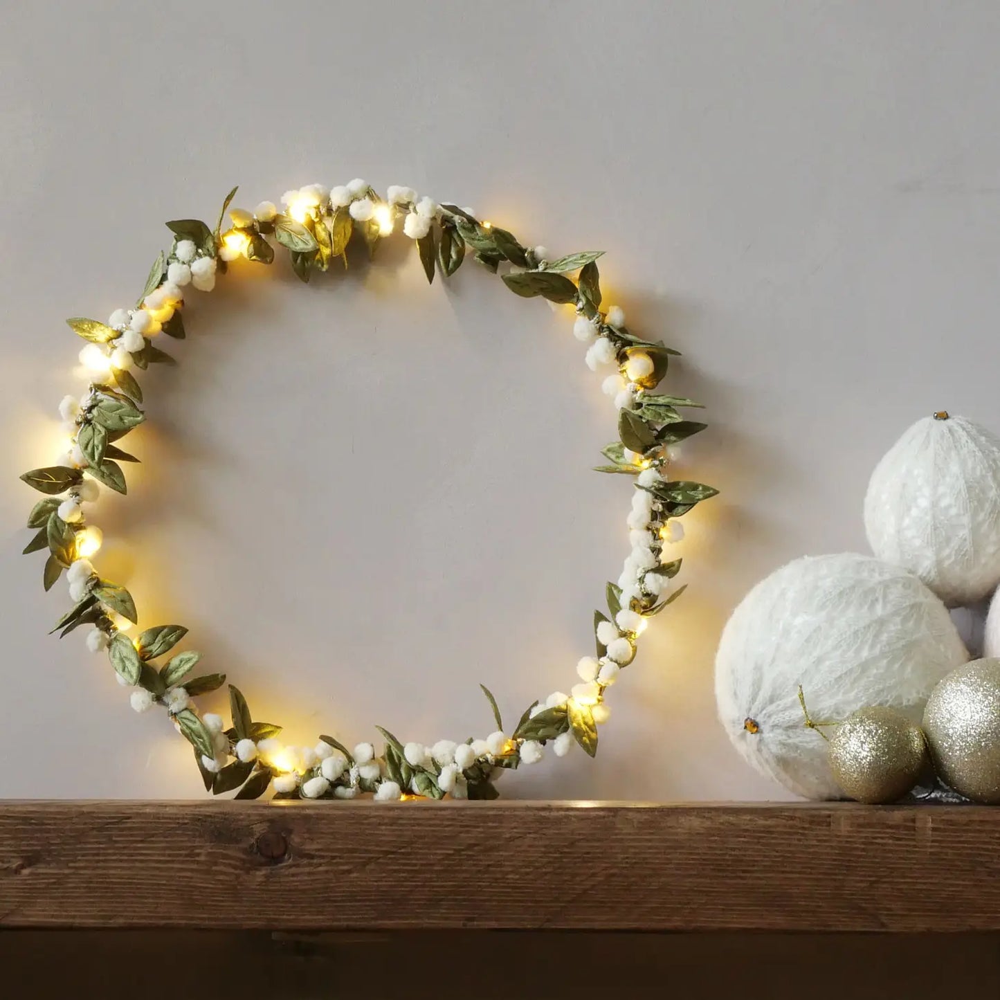 Mistletoe Fairy Light Wreath