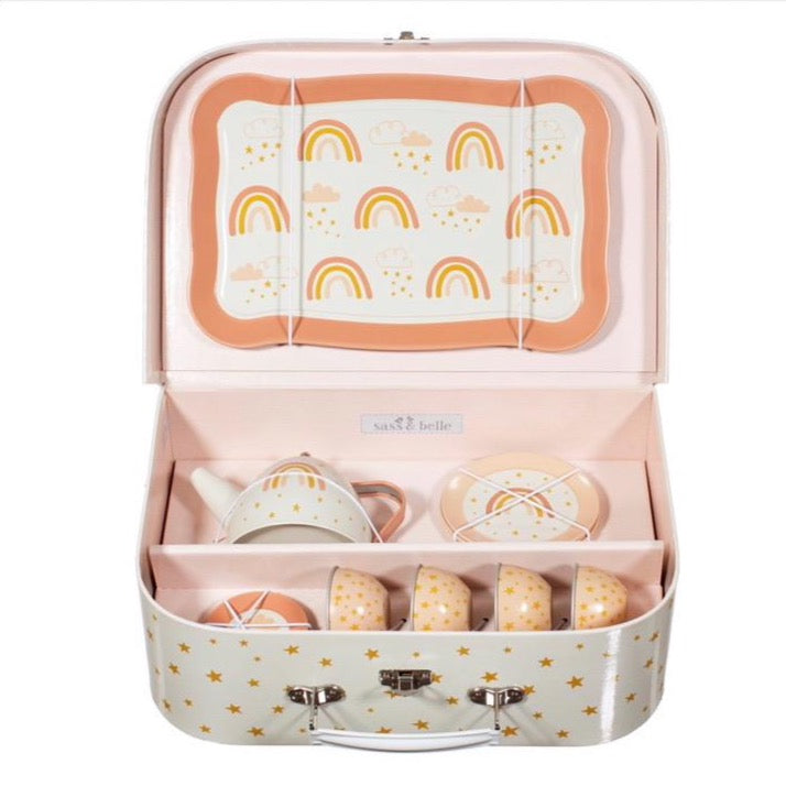 Children's tea set rainbow motif across this wonderful tea set. Including a tray, teapot, small plates, and four cups and saucers. Complete with a matching carry case for simple storage. Gitter & Mud